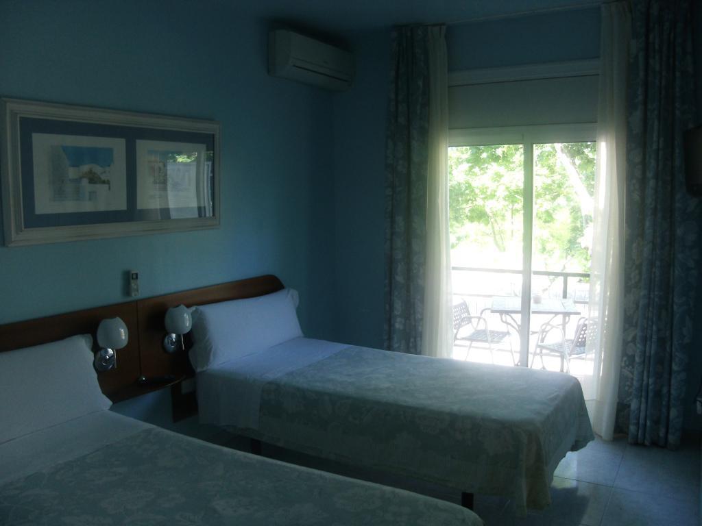 Marina Folch Hostal Barcelona